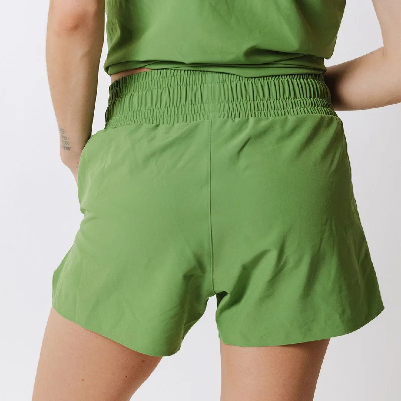 ad-in-shorts-tennis-green