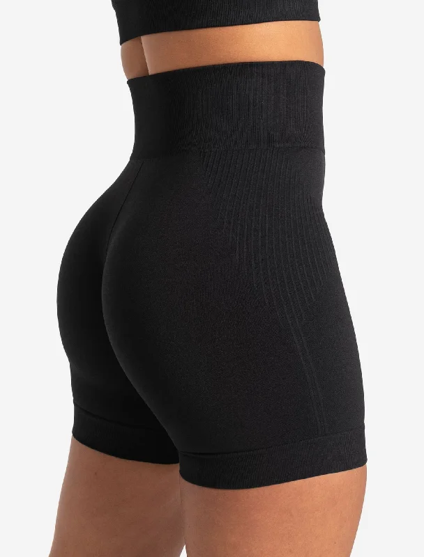 adapt-2-0-seamless-shorts-blackout