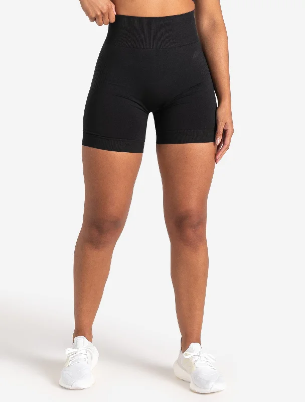 adapt-2-0-seamless-shorts-blackout