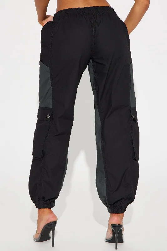 block-out-the-drama-cargo-jogger-black