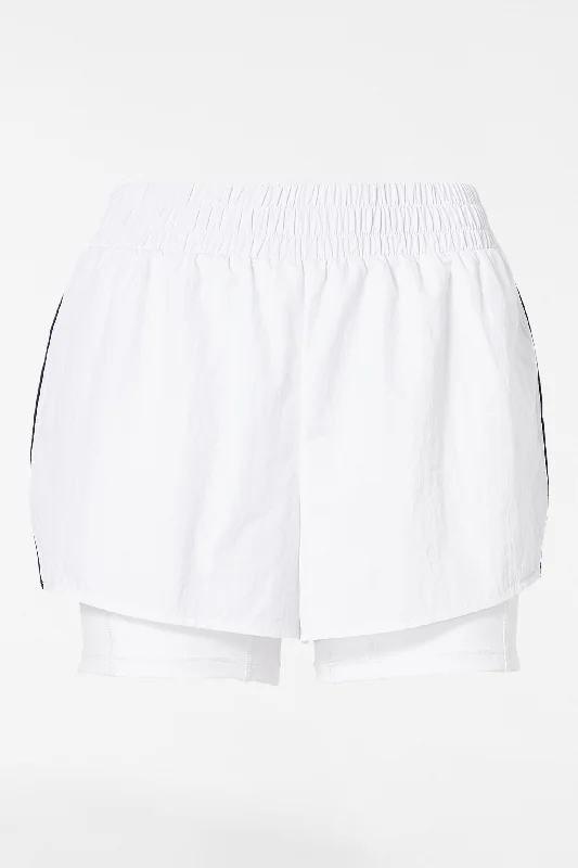 contrast-run-short-black