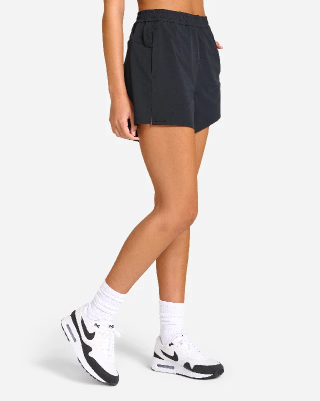 golf-shorts-black-womens