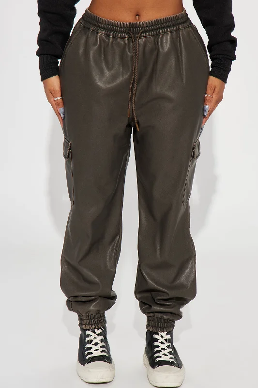 kimmy-distressed-faux-leather-cargo-jogger-chocolate