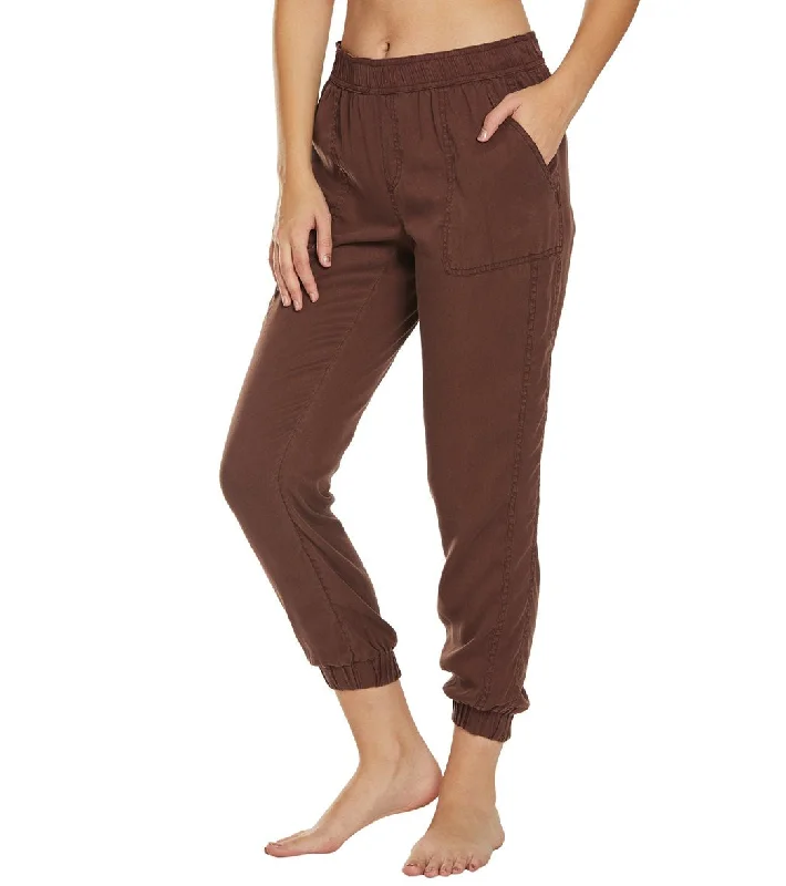 prana-aberdeen-joggers-8172674-cocoa