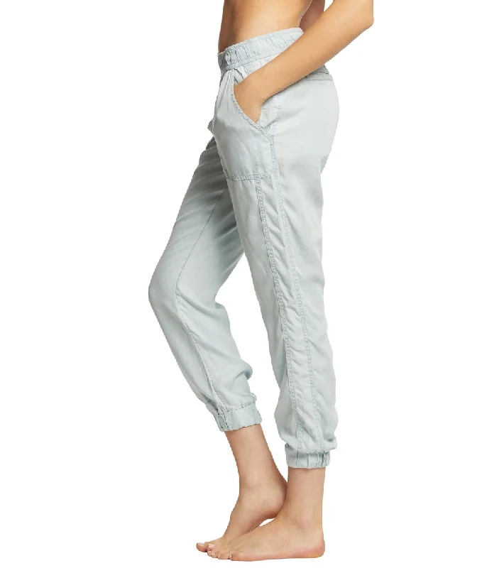 prana-aberdeen-joggers-8172674-white-wash