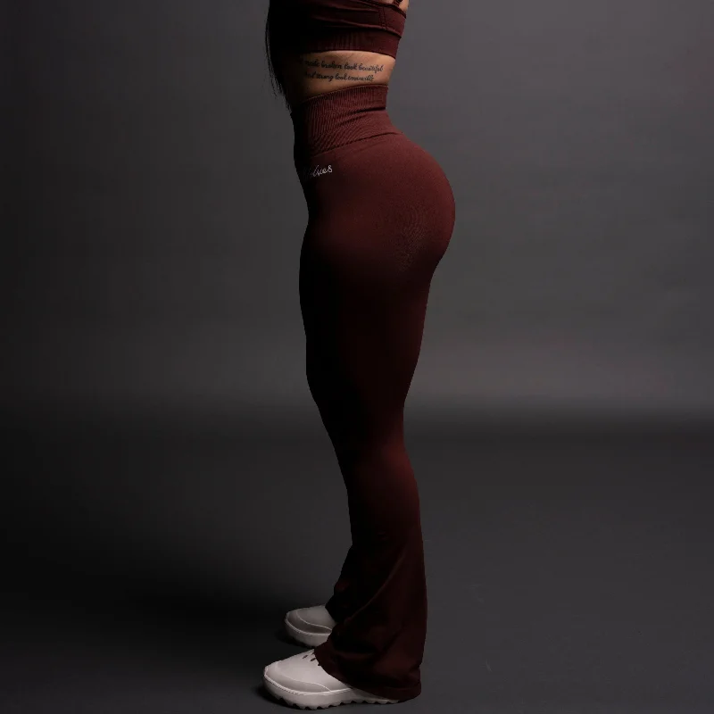 western-wolf-everson-seamless-gracie-flare-scrunch-leggings-in-oxblood