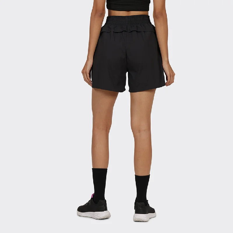 airy-shorts-with-ventilating-panel-for-hiit