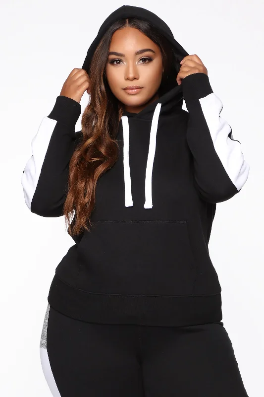 analissa-pullover-hoodie-black