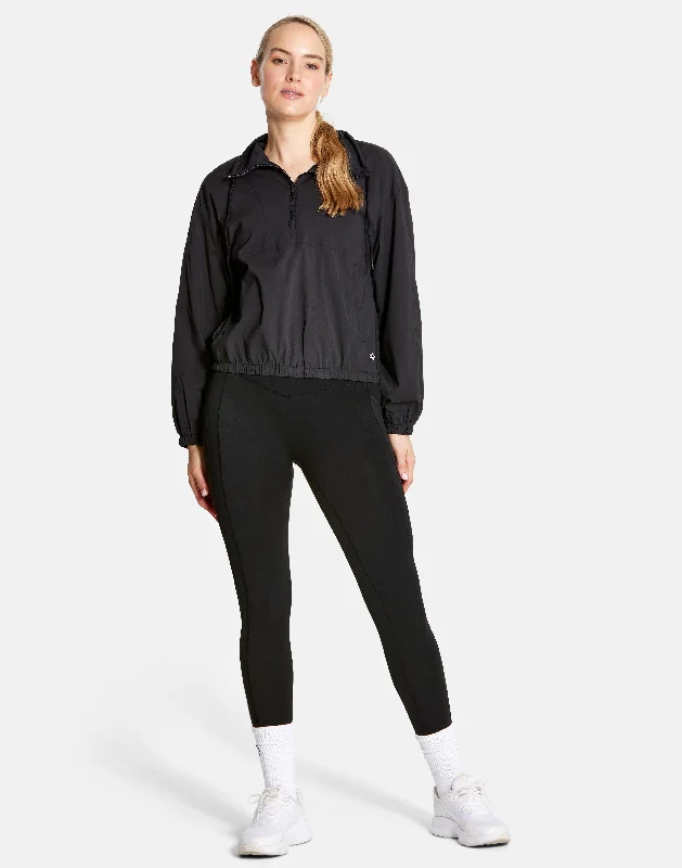 club-run-half-zip-jacket-in-black