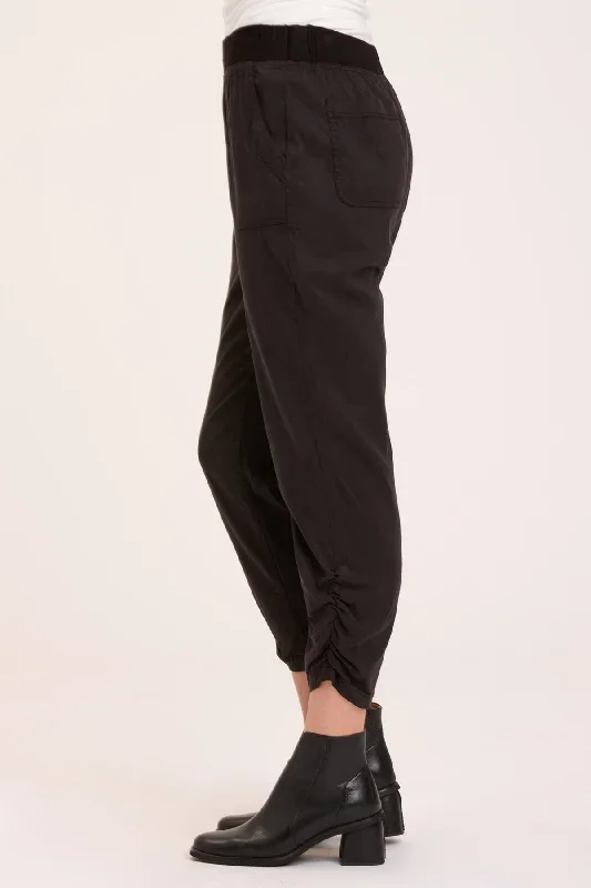 lyan-slim-pant-black