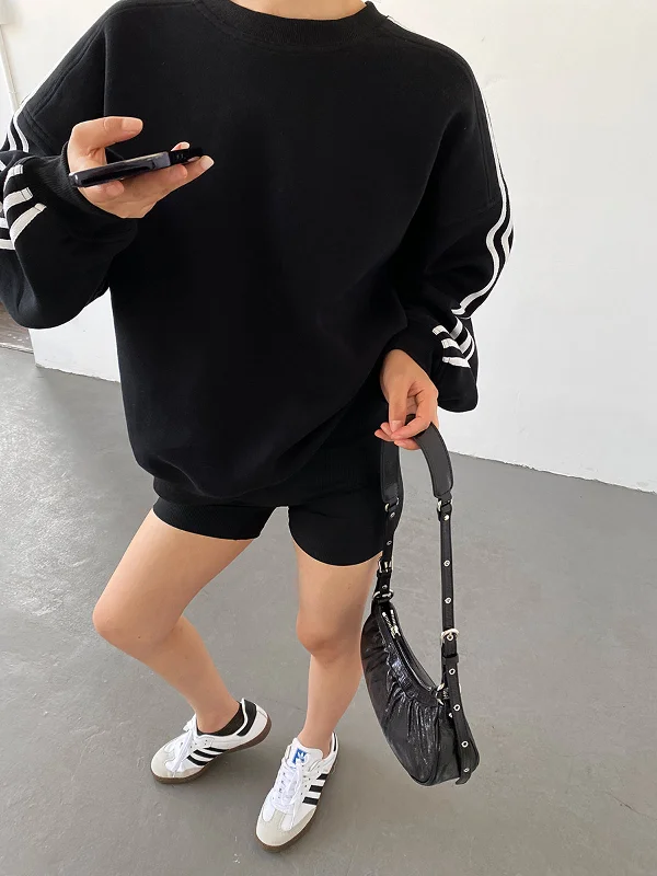 oversized-panel-sweatshirt